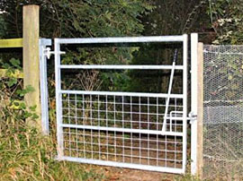 Bridle Gate In Frame - 5 Rail Galvanised With Part Meshed Base